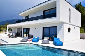 Design Villa SkyBlue mit Pool und Panorama Meerblick